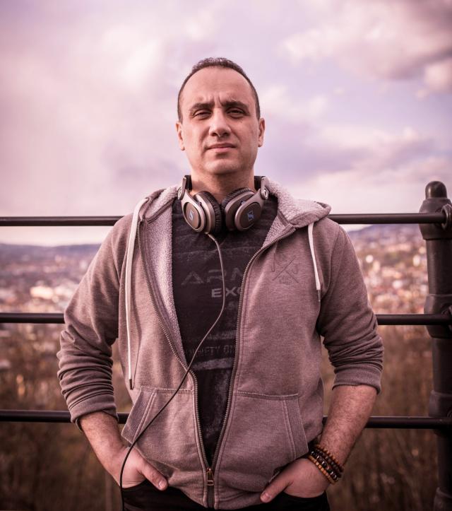 DJ Kasra