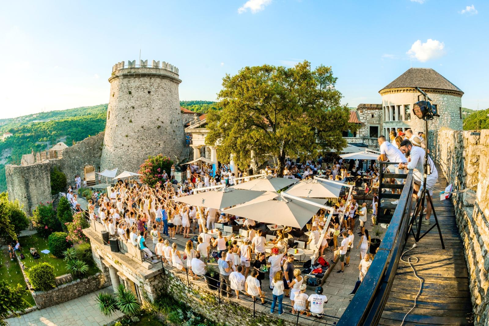 Summer Wonderland Party powered by Medea