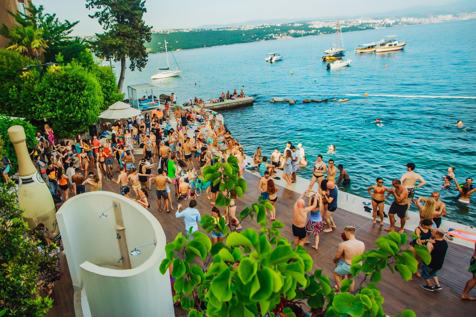 Royal Beach Party