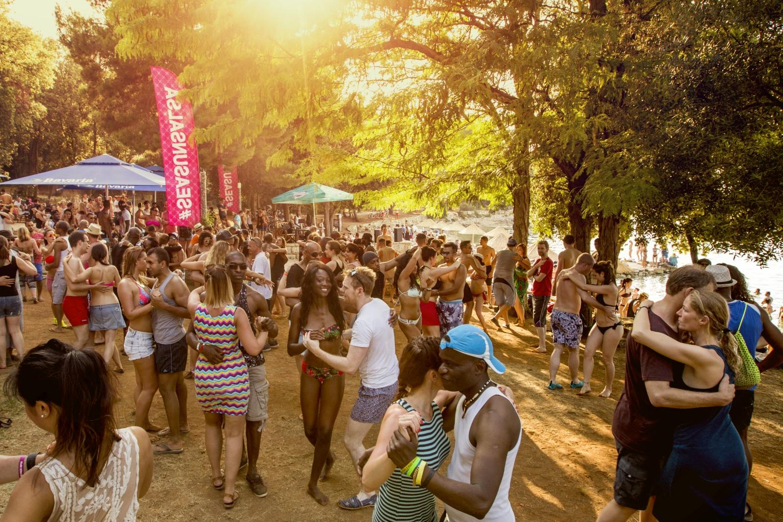 Paradiso Beach Party