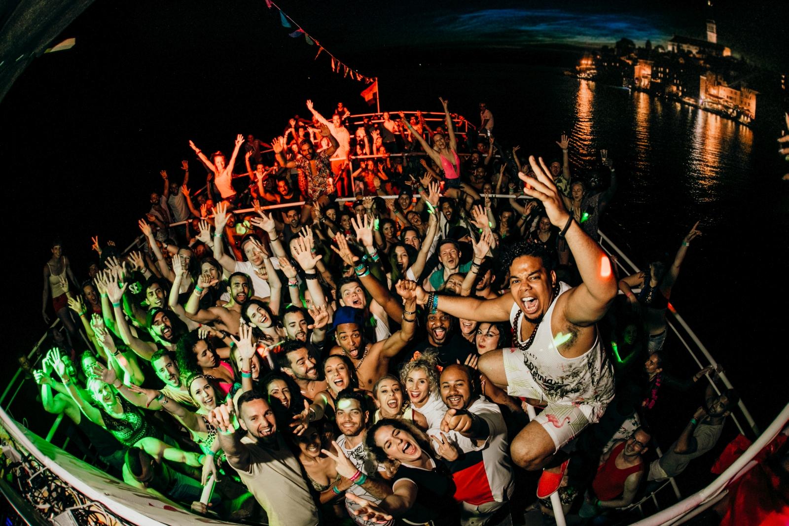 Sunset Bachata Cruise Friday I'm in love